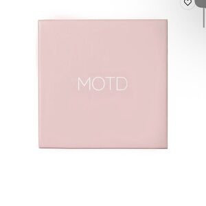 Highlighting Powder in Morning Sun MOTD Cosmetics